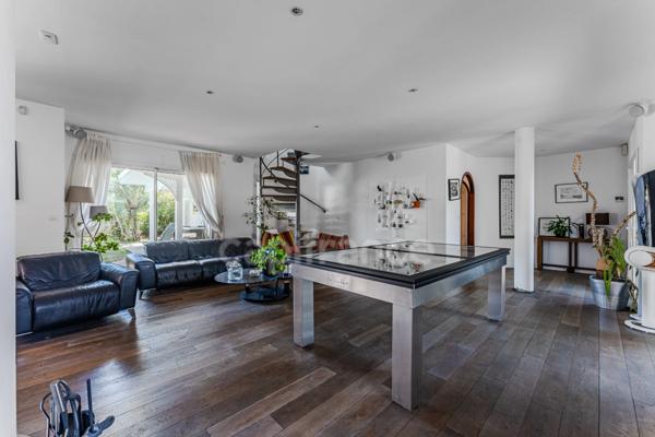 ANDERNOS LES BAINS (33) - Villa d'architecte de 350m² -5 pieces et plus à deux pas du BASSIN