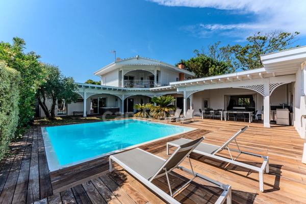 ANDERNOS LES BAINS (33) - Villa d'architecte de 350m² -5 pieces et plus à deux pas du BASSIN