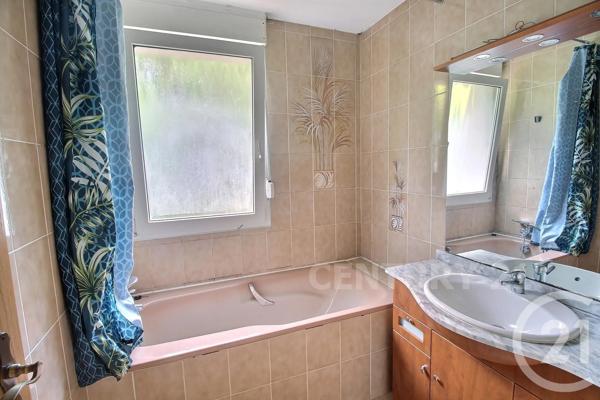 Appartement F4 à vendre  4 pièces - 77,76 m 2   ST AVOLD  - 57