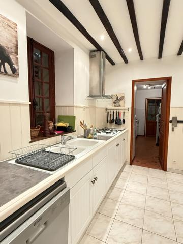 Maison en pierre de plain pied 115m², 3 chambres, dépendances sur 5400m² de terrain 189 000 €