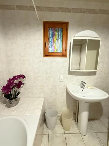 Maison en pierre de plain pied 115m², 3 chambres, dépendances sur 5400m² de terrain 189 000 €