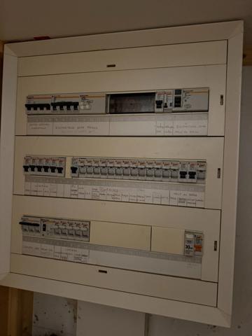 Maison en pierre de plain pied 115m², 3 chambres, dépendances sur 5400m² de terrain 189 000 €