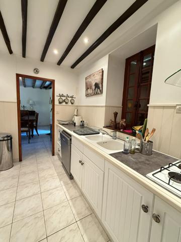 Maison en pierre de plain pied 115m², 3 chambres, dépendances sur 5400m² de terrain 189 000 €