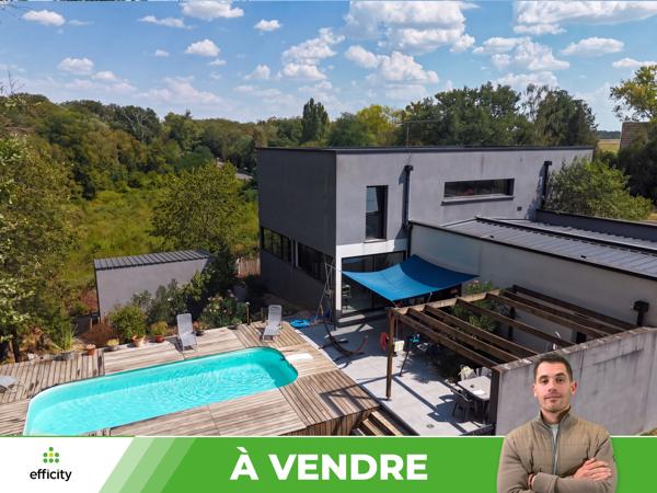 Maison
         8 pièces
        - 230 m² 370 000 € *