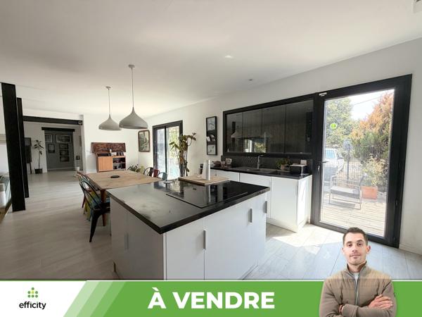 Maison
         8 pièces
        - 230 m² 370 000 € *