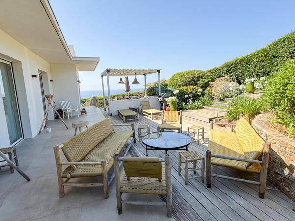 Maison à vendre  7 pièces - 190 m2 LA CROIX VALMER - 83