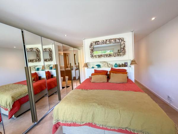 Maison à vendre  7 pièces - 190 m2 LA CROIX VALMER - 83