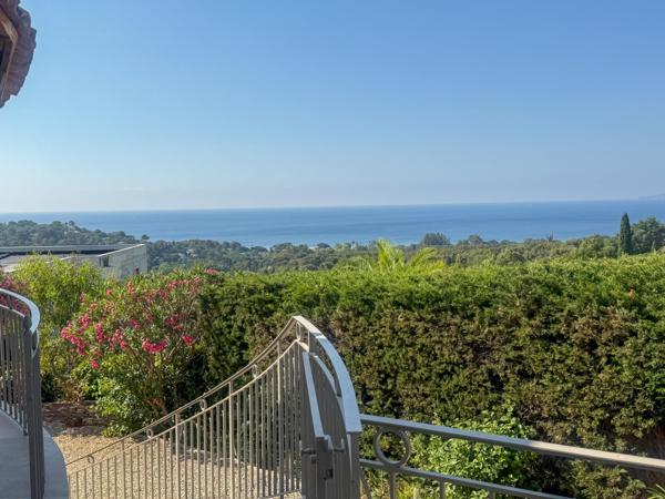 Maison à vendre  7 pièces - 190 m2 LA CROIX VALMER - 83