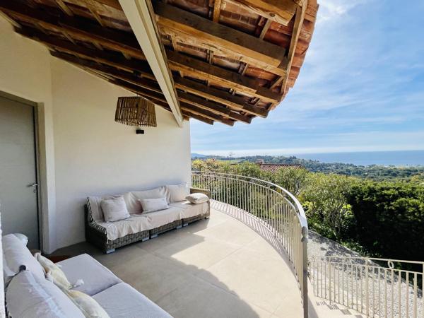 Maison à vendre  7 pièces - 190 m2 LA CROIX VALMER - 83