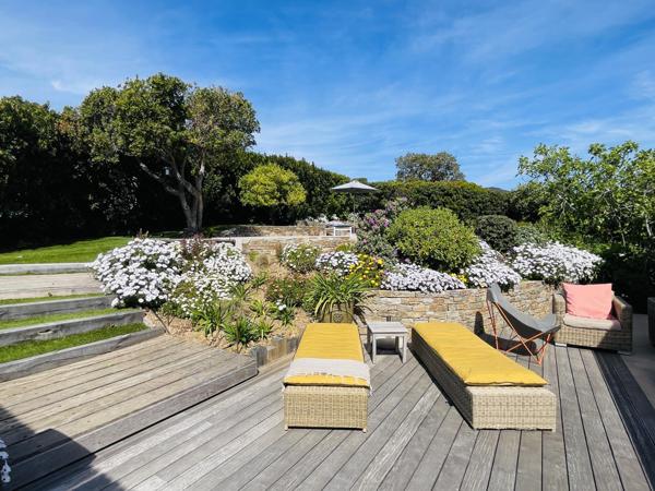 Maison à vendre  7 pièces - 190 m2 LA CROIX VALMER - 83