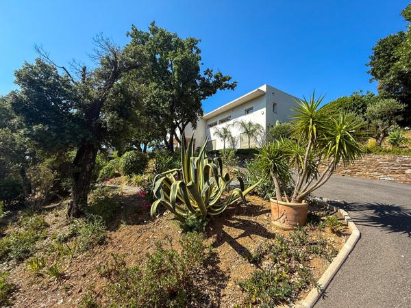 Maison à vendre  7 pièces - 190 m2 LA CROIX VALMER - 83