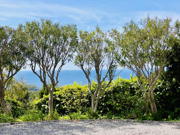 Maison à vendre  7 pièces - 190 m2 LA CROIX VALMER - 83