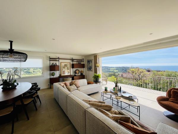 Maison à vendre  7 pièces - 190 m2 LA CROIX VALMER - 83