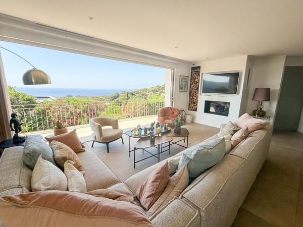 Maison à vendre  7 pièces - 190 m2 LA CROIX VALMER - 83