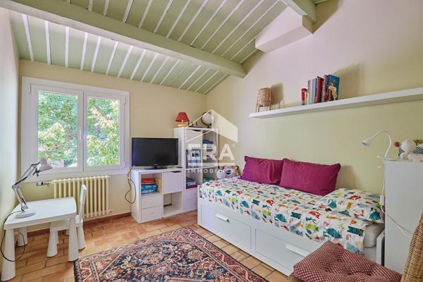 Aix-en-Provence Celony - Maison provençale de charme avec piscine, dépendance et 6 615 m² de terrain