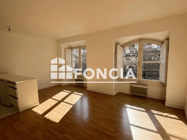 Location Appartement 2 pièces 52.8 m² - 13/15 COURS DU CHAPEAU ROUGE Bordeaux 33000