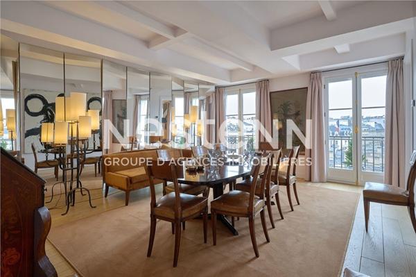 Paris VIII - Palais de l'Élysée - Exceptionnel duplex situé aux deux derniers étages - Entièrement rénové par architecte - Vue exceptionnelle - Balcon