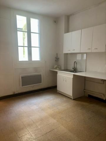 Avignon (84000) Appartement type deux dans Hôtel Particulier