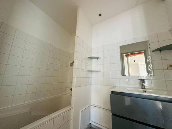 APPARTEMENT 3 PIECES PROCHE DU CENTRE VILLE