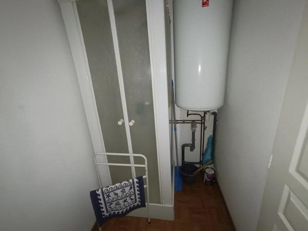 Idéal investissement locatif - Ensemble de deux studios et un appartement meublés avec trois caves dans immeuble en copropriété