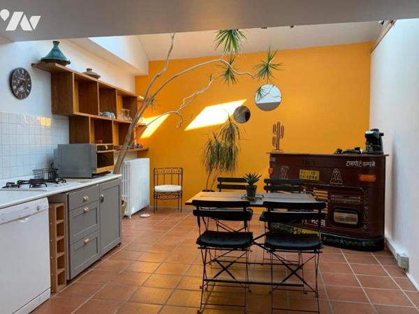 Maison d'habitation construite sur 2 niveaux 2 chambres