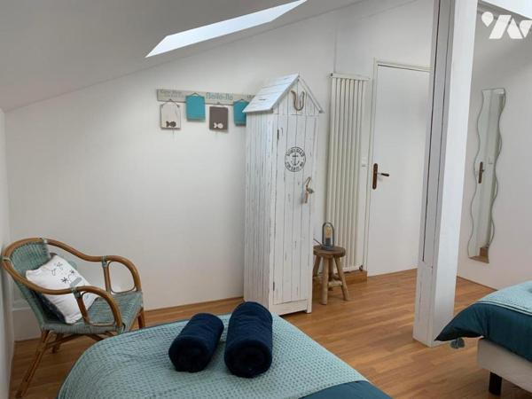 Maison d'habitation construite sur 2 niveaux 2 chambres