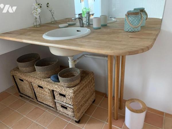 Maison d'habitation construite sur 2 niveaux 2 chambres