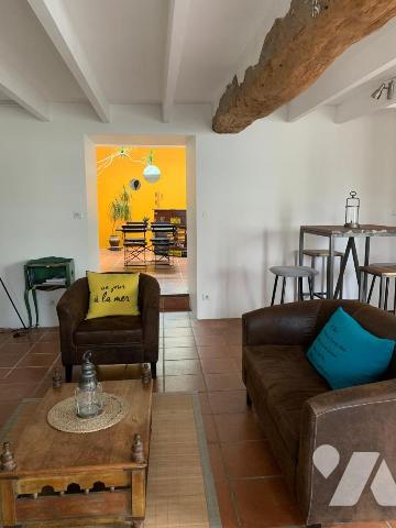 Maison d'habitation construite sur 2 niveaux 2 chambres