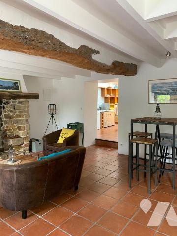 Maison d'habitation construite sur 2 niveaux 2 chambres