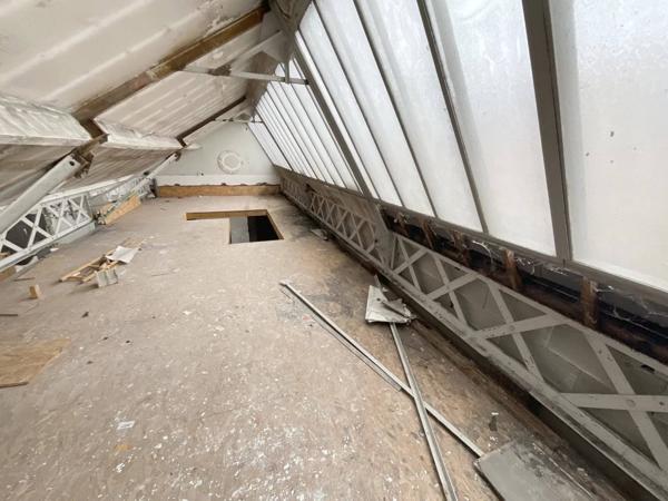 LOFT de 237m2 Brut, Garage, Patio à Réaliser