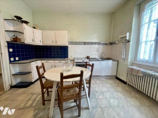 Maison familiale avec piscine et possibilité de deux logements – Quartier recherché