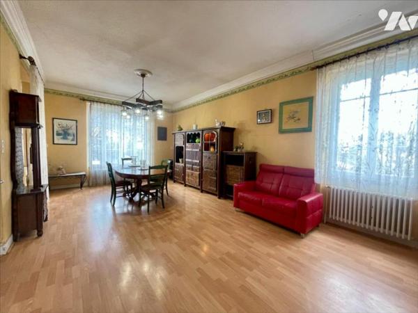 Maison familiale avec piscine et possibilité de deux logements – Quartier recherché