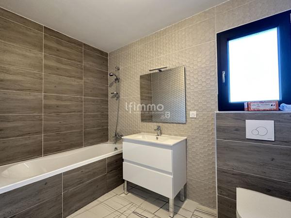 Villa T4 plain pied garage et climatisation, proche de Narbonne .