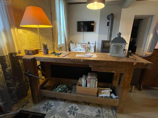 Maison rurale à vendre à Saint-Aulaye-Puymangou en Dordogne (24410), ref : 077/276