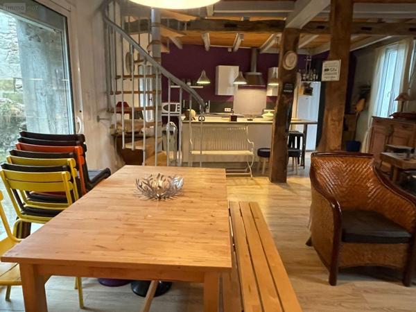 Maison rurale à vendre à Saint-Aulaye-Puymangou en Dordogne (24410), ref : 077/276