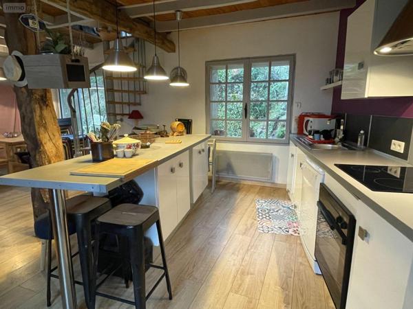 Maison rurale à vendre à Saint-Aulaye-Puymangou en Dordogne (24410), ref : 077/276