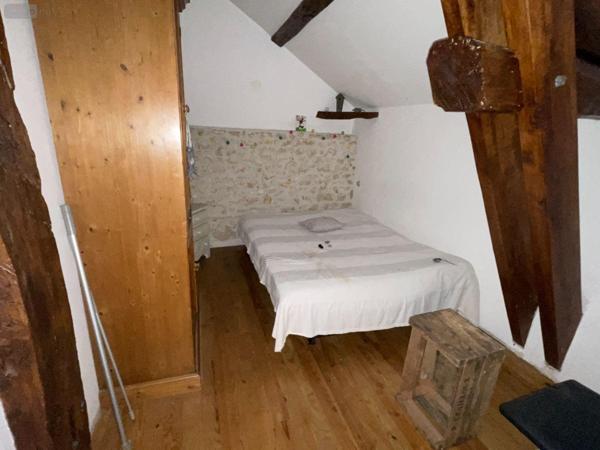 Maison rurale à vendre à Saint-Aulaye-Puymangou en Dordogne (24410), ref : 077/276