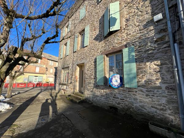 ALBAN - 2 pièces en plein centre (place des Tilleuls)