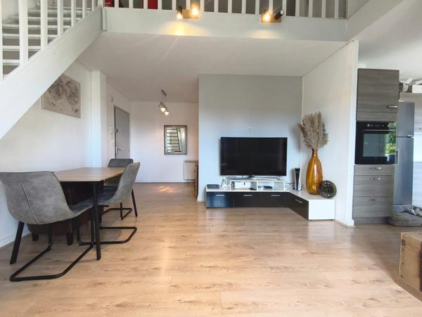 Peymeinade (06530) À VENDRE – DUPLEX TRAVERSANT AVEC TERRASSE - 105 m² Loi Carrez – PEYMEINADE (06530)