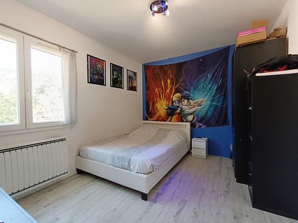 Peymeinade (06530) À VENDRE – DUPLEX TRAVERSANT AVEC TERRASSE - 105 m² Loi Carrez – PEYMEINADE (06530)