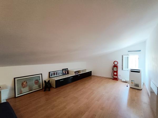 Peymeinade (06530) À VENDRE – DUPLEX TRAVERSANT AVEC TERRASSE - 105 m² Loi Carrez – PEYMEINADE (06530)