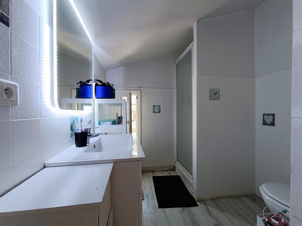 Peymeinade (06530) À VENDRE – DUPLEX TRAVERSANT AVEC TERRASSE - 105 m² Loi Carrez – PEYMEINADE (06530)