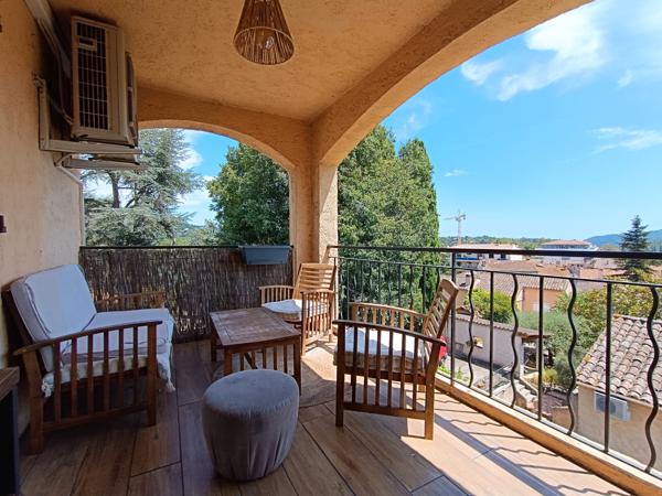 Peymeinade (06530) À VENDRE – DUPLEX TRAVERSANT AVEC TERRASSE - 105 m² Loi Carrez – PEYMEINADE (06530)