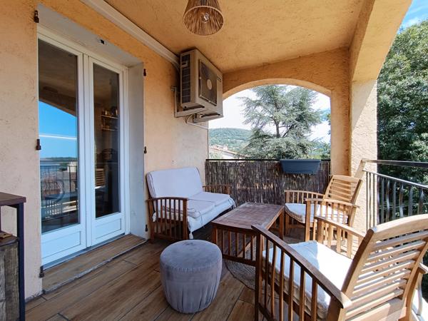 Peymeinade (06530) À VENDRE – DUPLEX TRAVERSANT AVEC TERRASSE - 105 m² Loi Carrez – PEYMEINADE (06530)