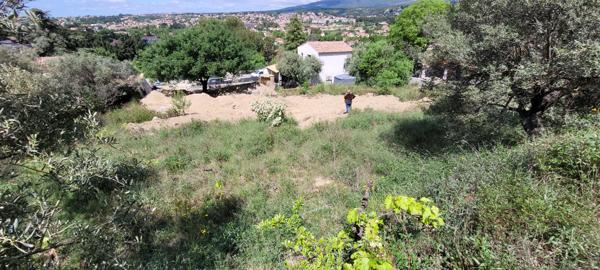 Allauch (13190) RARE: ALLAUCH TERRAIN DE 4395 M² AVEC PERMIS (purgé)