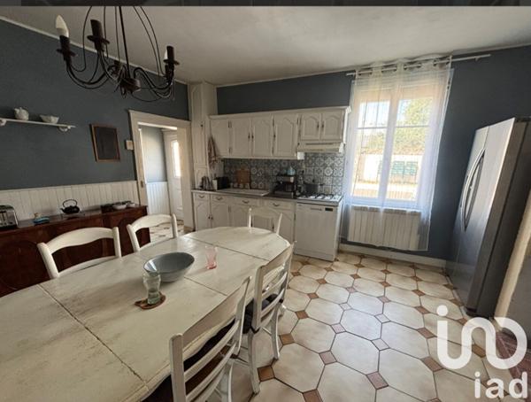 House for sale 6 rooms 160 m² Saint-Just-sur-Dive