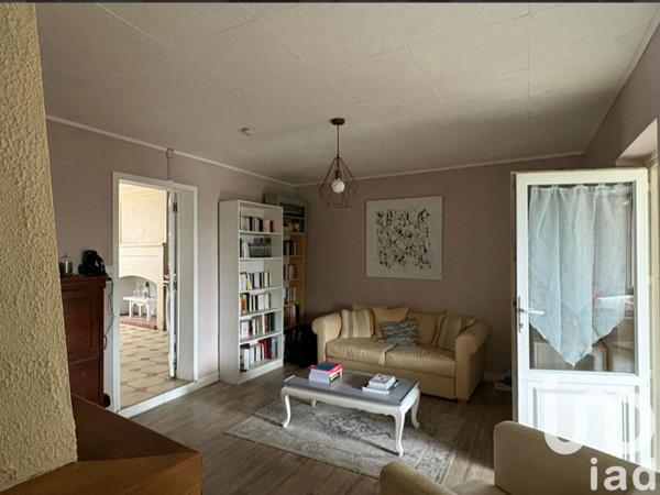House for sale 6 rooms 160 m² Saint-Just-sur-Dive