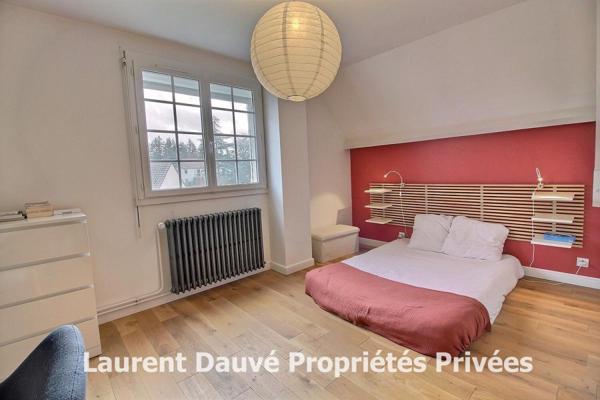 45590 SAINT CYR EN VAL - Maison individuelle sur s/sol - 5 chambres dont 2 au rdc - Quartier calme