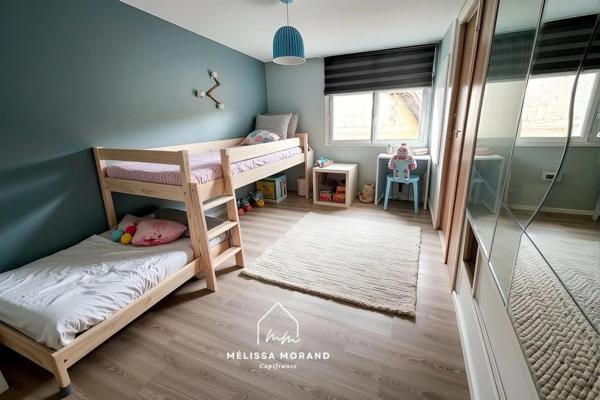Bien d'exception, maison de village triplex unique de 285 m2 à vendre à ALLONZIER LA CAILLE (74), rénovée haut de gamme