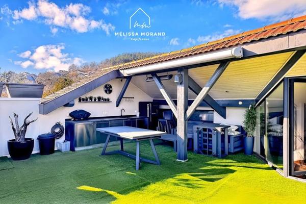 Bien d'exception, maison de village triplex unique de 285 m2 à vendre à ALLONZIER LA CAILLE (74), rénovée haut de gamme